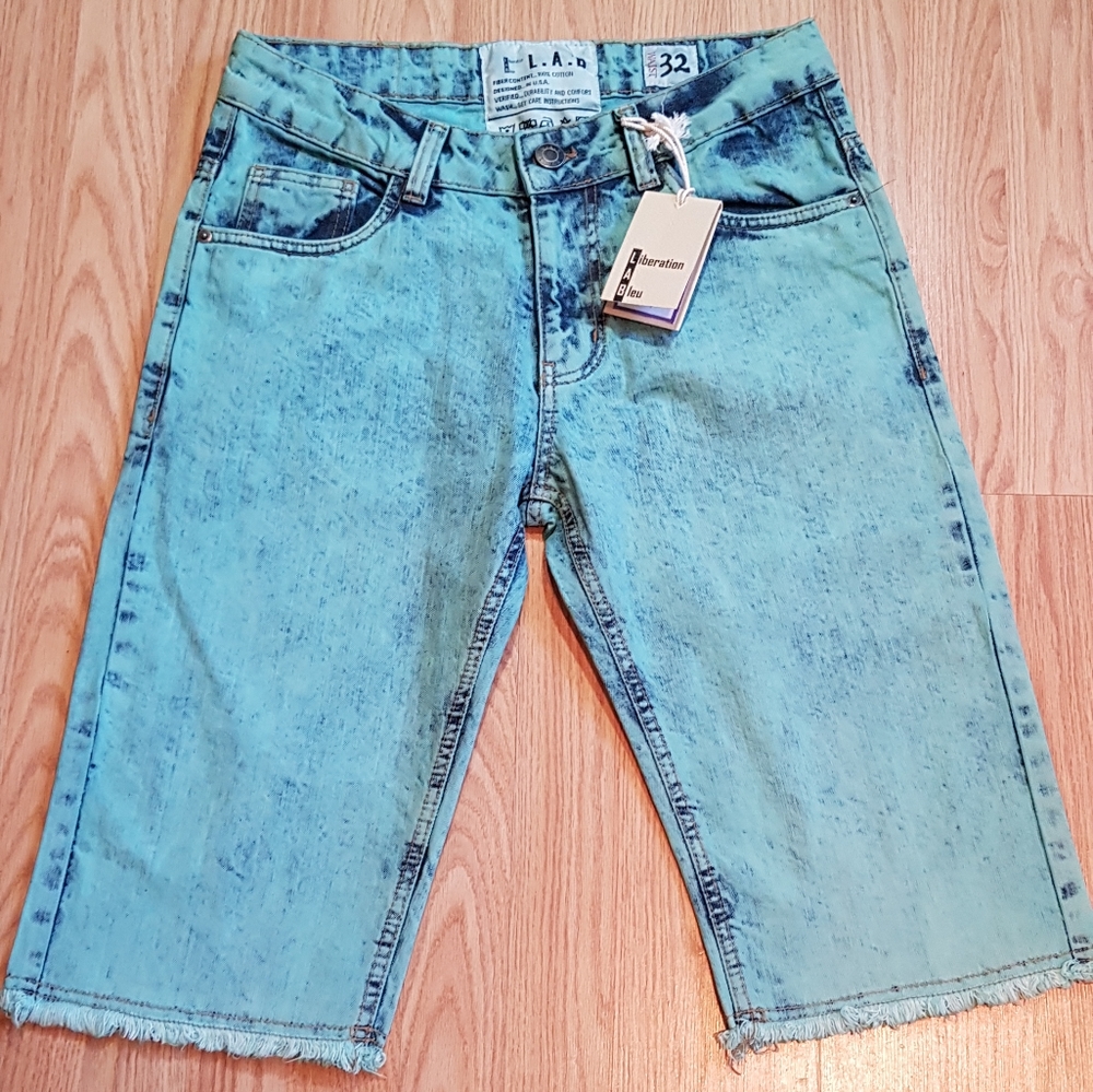 NWT Liberation A Bleu Denim Jean Shorts Raw Hem Blue/Green Dye